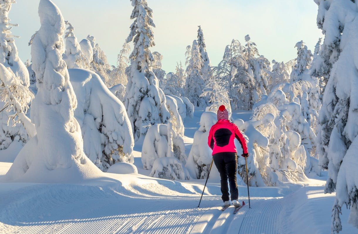 Hiihtolomat piristävät kotimaan matkailua