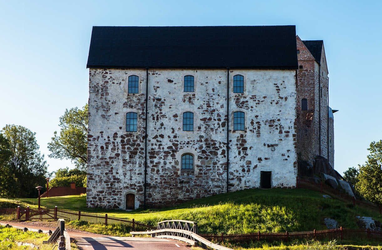 Keskaikainen Kastelholman linna on Ahvenanmaan upeimpia nähtävyyksiä