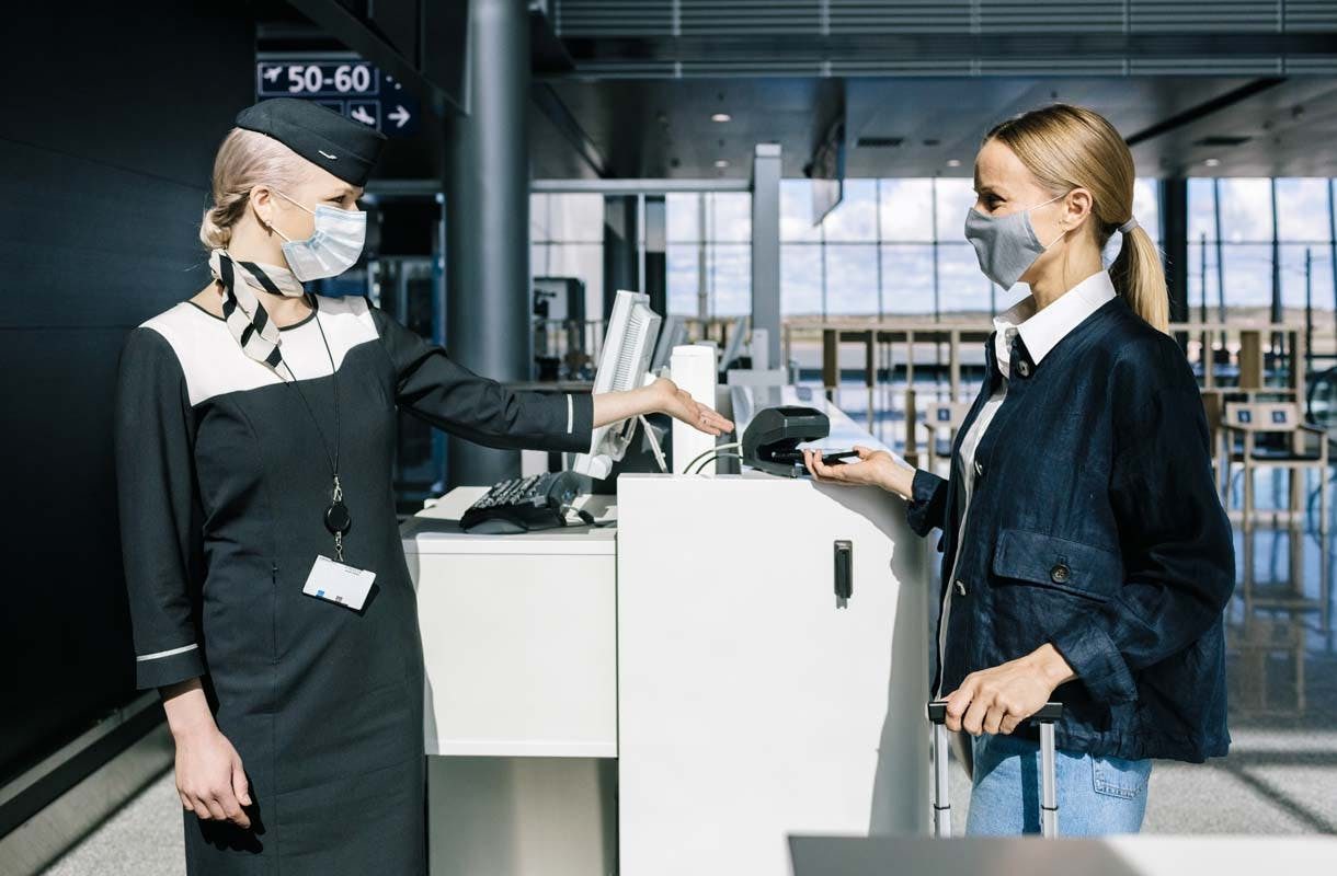 Korona-ajan opas lentomatkustajille – näin Finnair ohjeistaa lennoille saapuvia