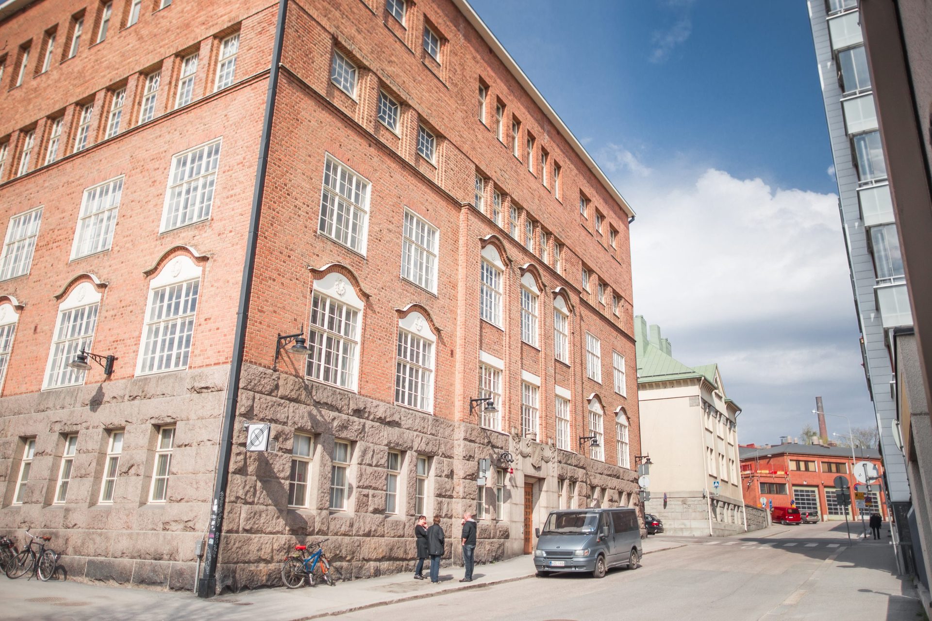 Entinen Tampereen kieli-instituutti (Juicen Tampere)
