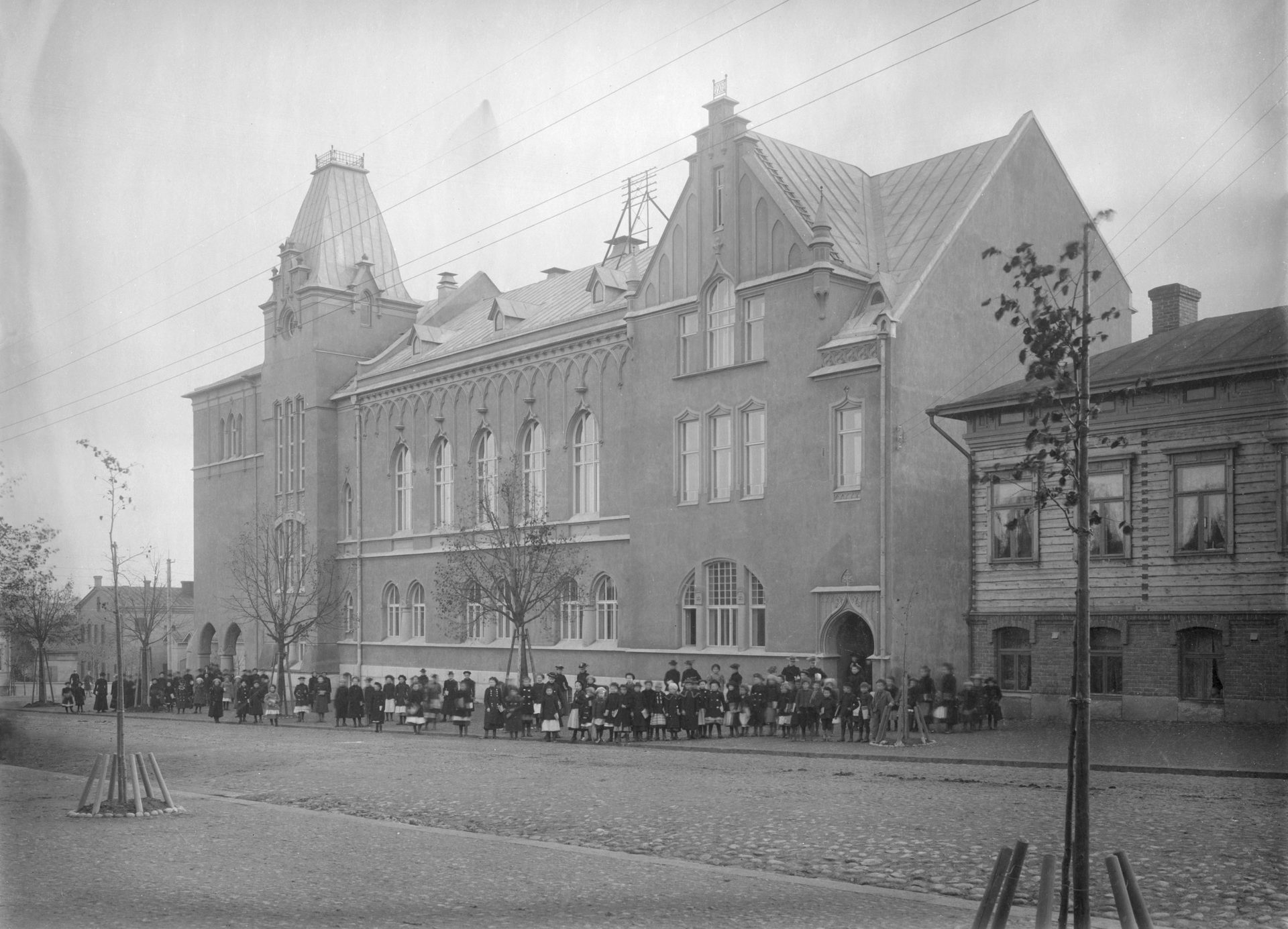 Tampereen suomalainen tyttökoulu (Wivi Lönn -raitti)
