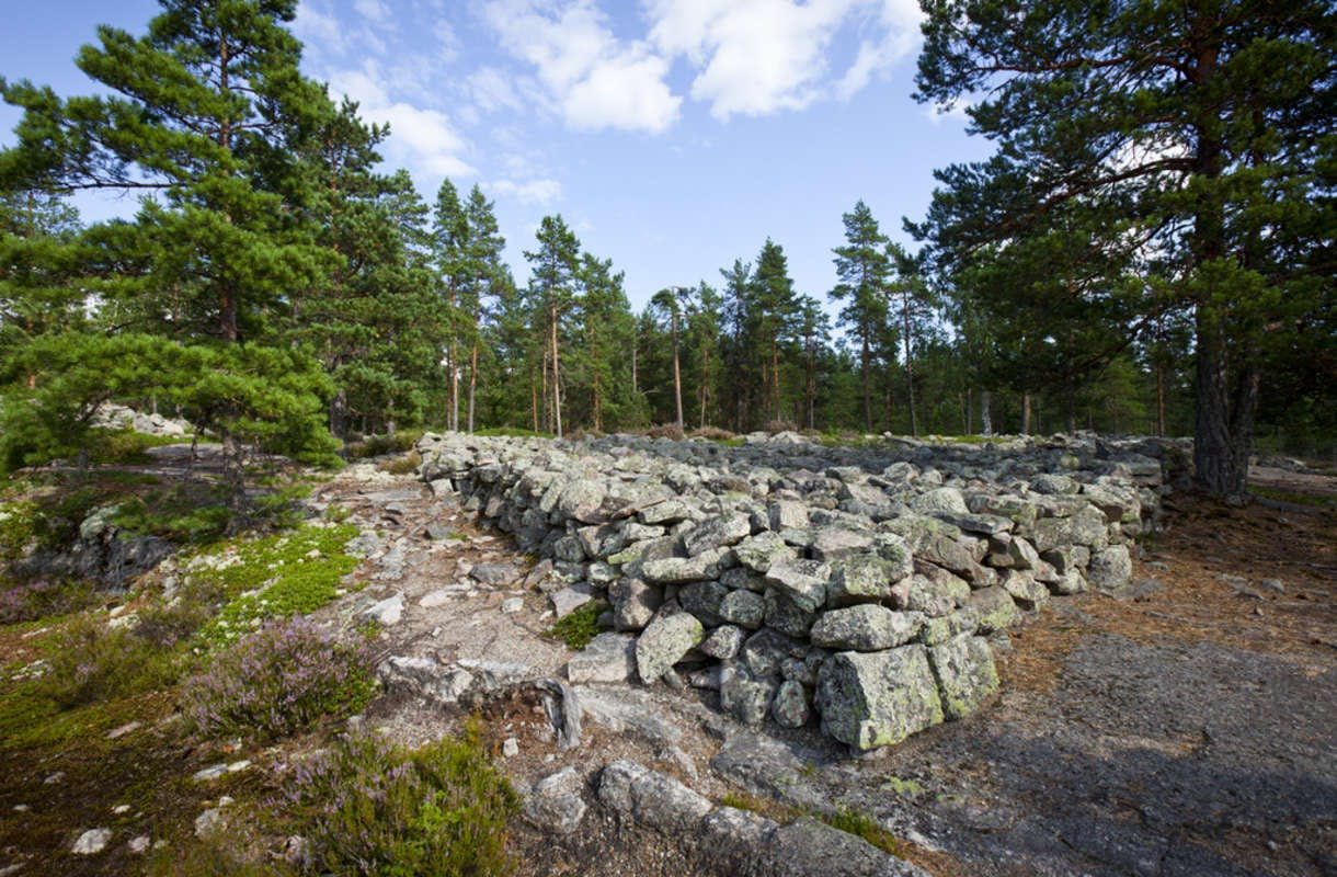 Sammallahdenmäki – kiehtova pronssikautinen hautaröykkiöalue on Unescon maailmanperintökohde