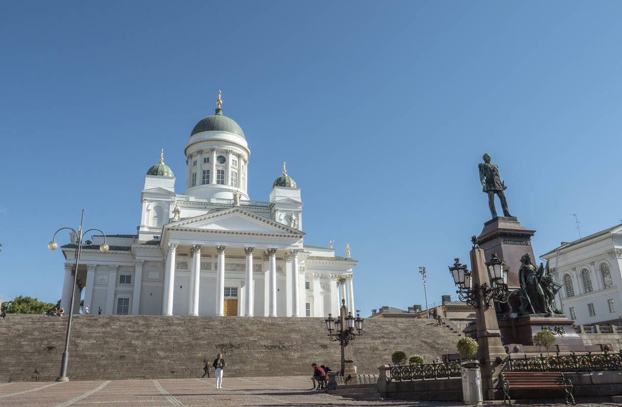 Virtuaalivierailu Helsingin tuomiokirkon päätorniin