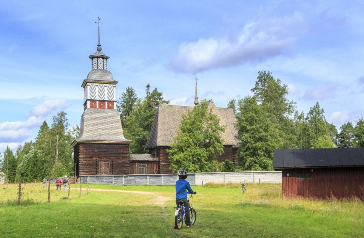 Petäjäveden vanha kirkko – upea Unescon maailmanperintökohde edustaa erinomaisesti pohjoismaista puuarkkitehtuuria