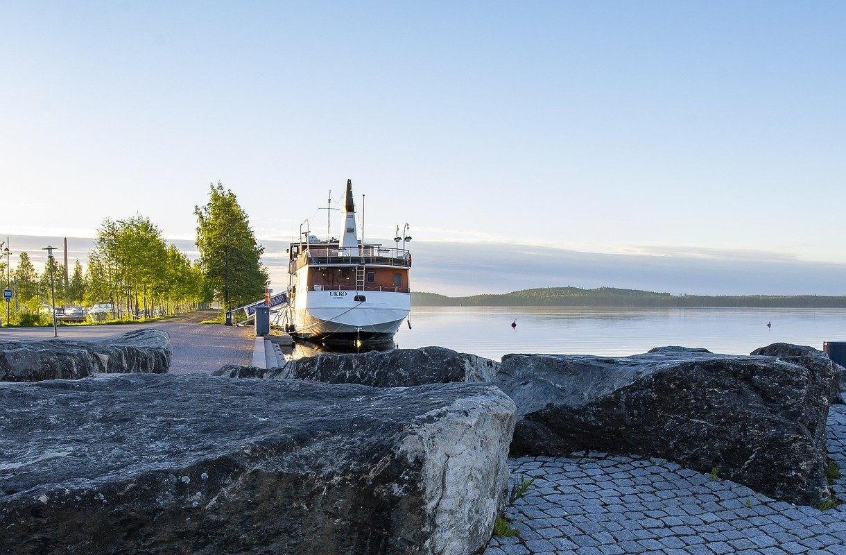 Järvi-Suomen sisävesiristeilyt – kaupungin sykkeestä luonnon rauhaan